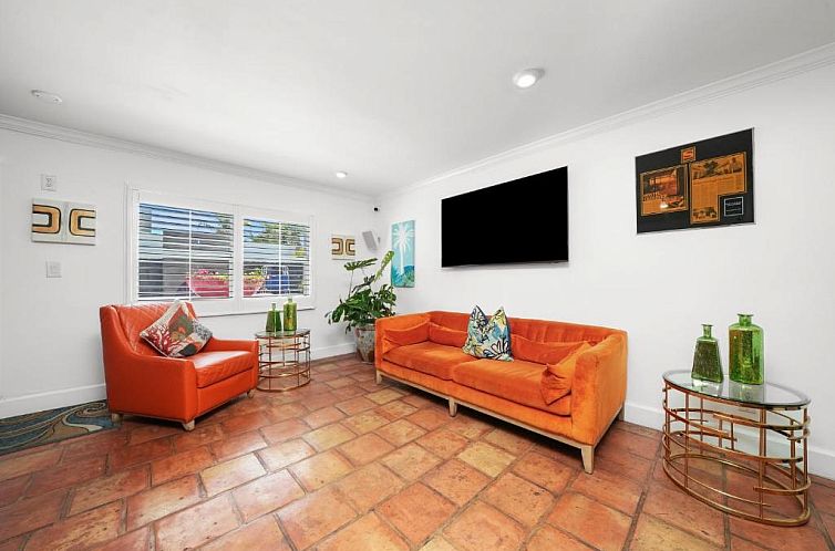 Hollywood Beach Suites and Hotel