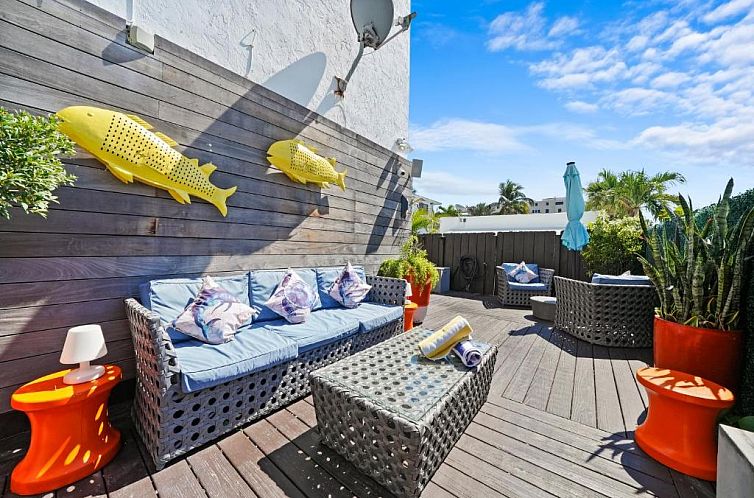 Hollywood Beach Suites and Hotel