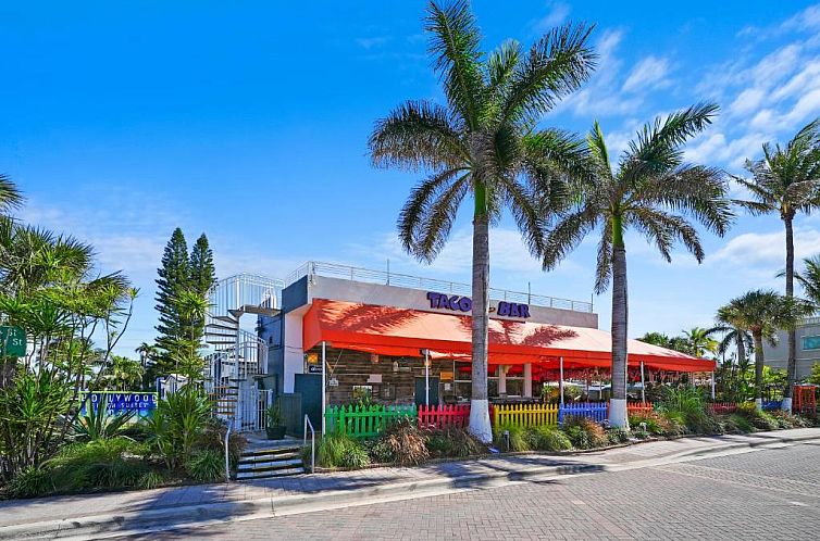 Hollywood Beach Suites and Hotel