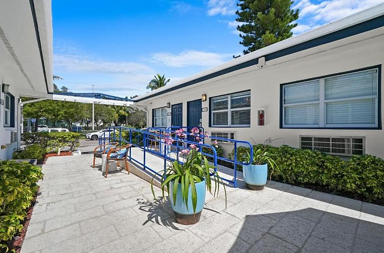 Hollywood Beach Suites and Hotel