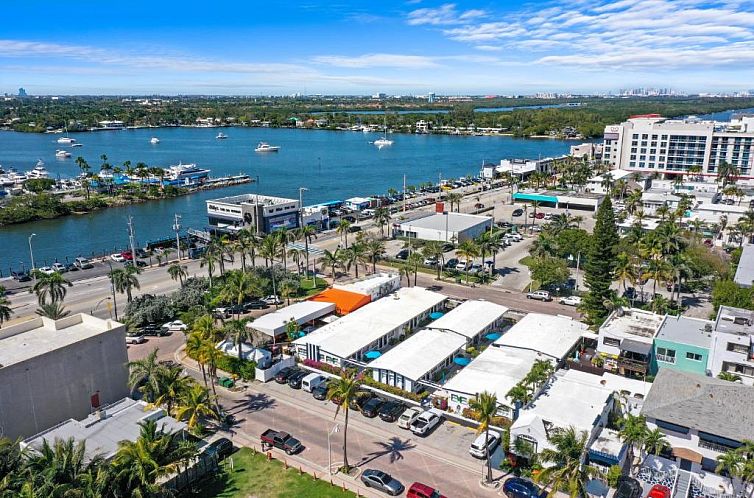 Hollywood Beach Suites and Hotel