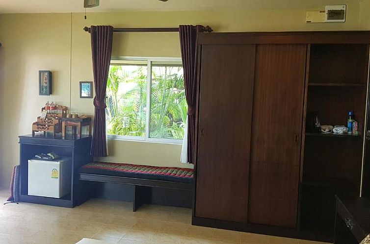 Lanta Castaway Beach Resort