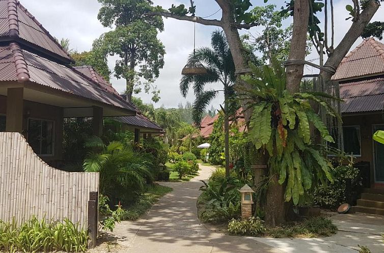 Lanta Castaway Beach Resort