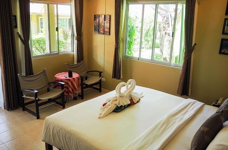 Lanta Castaway Beach Resort