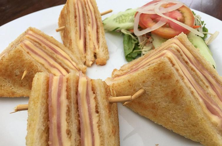 Lanta Castaway Beach Resort