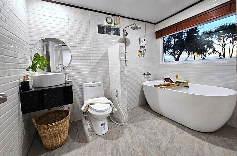 Lanta Nice Beach Resort