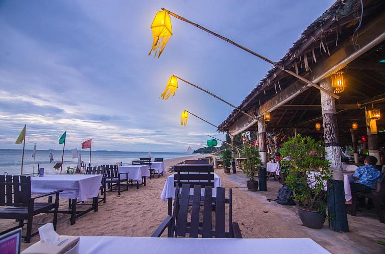 Lanta Nice Beach Resort