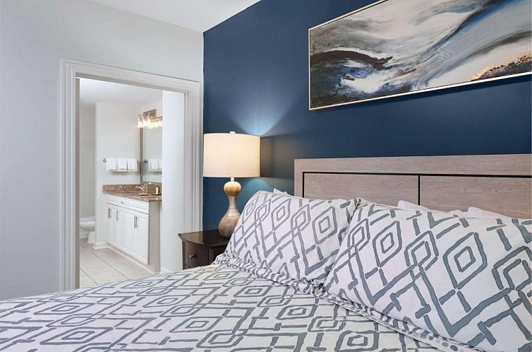 Royale Palms Condominiums