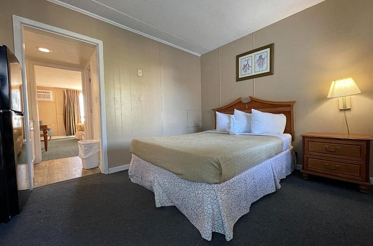 Polynesian Oceanfront Motel