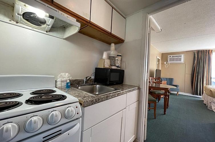 Polynesian Oceanfront Motel