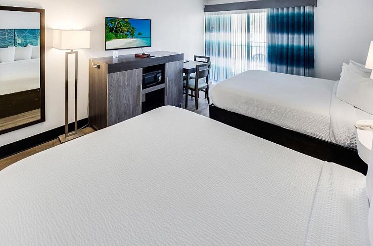 Tropical Seas Hotel