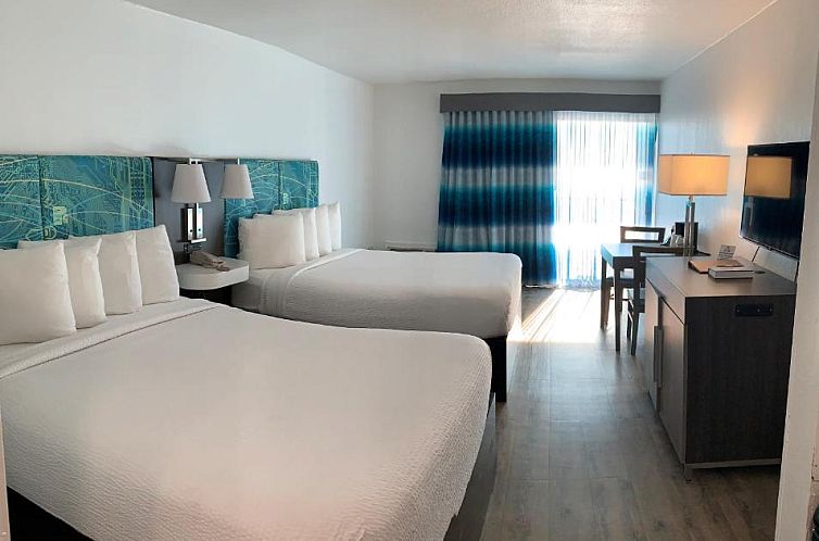Tropical Seas Hotel