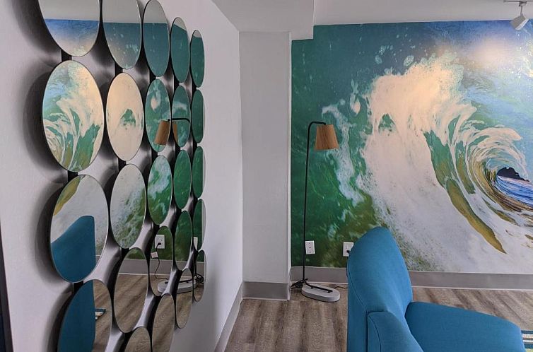 Tropical Seas Hotel
