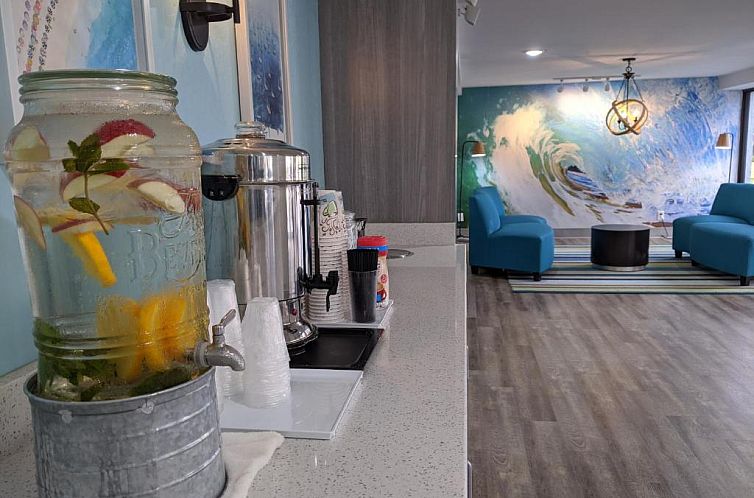 Tropical Seas Hotel