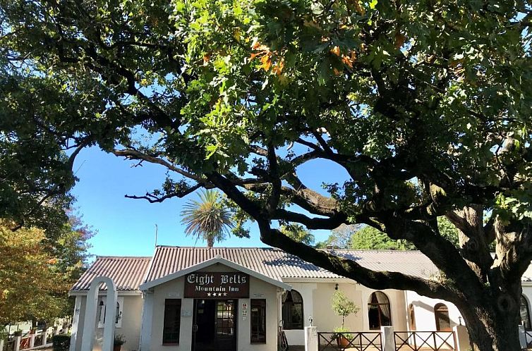 Eight Bells Mountain Inn