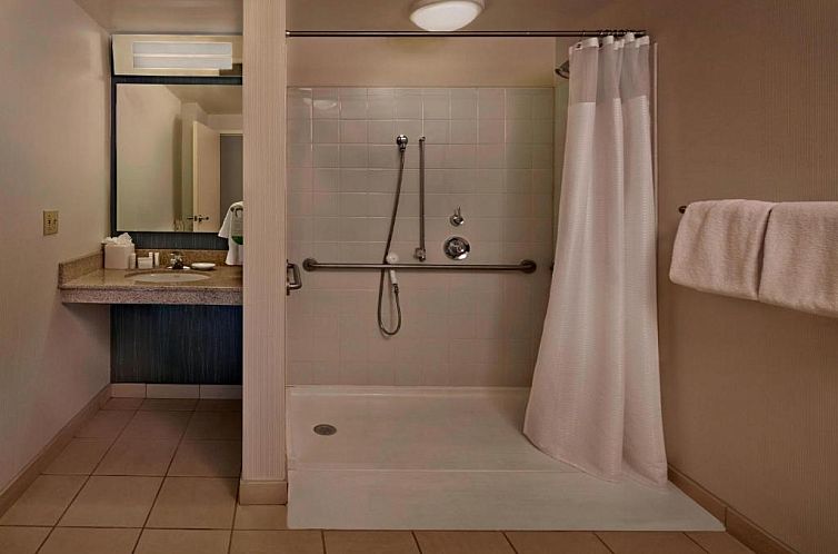 Courtyard Providence Warwick