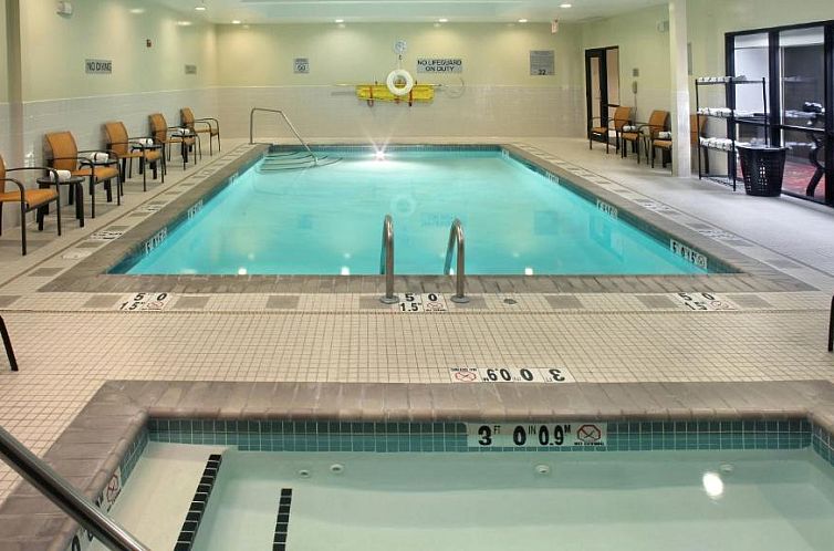 Courtyard Providence Warwick