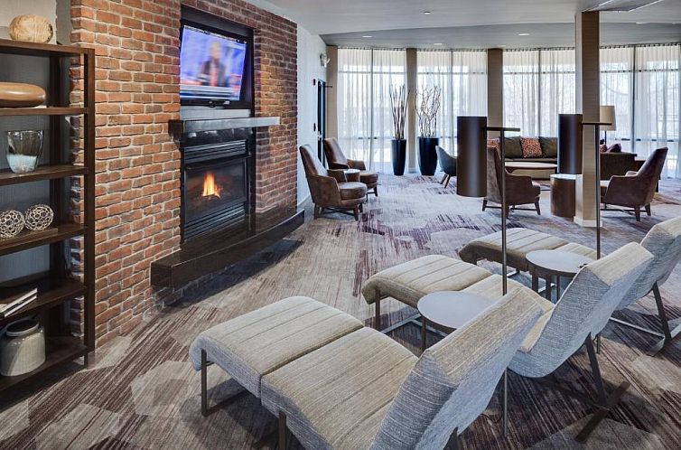 Courtyard Providence Warwick