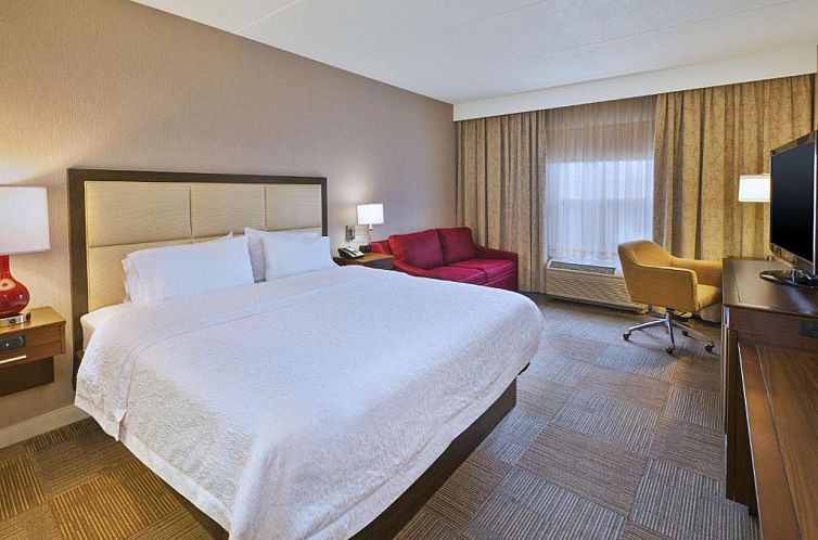 Hampton Inn & Suites Providence-Warwick Airport
