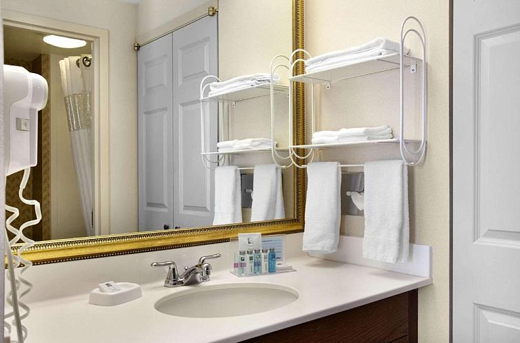 Hampton Inn & Suites Providence-Warwick Airport