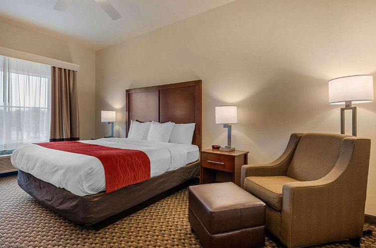 Comfort Inn & Suites Fort Myers Airport