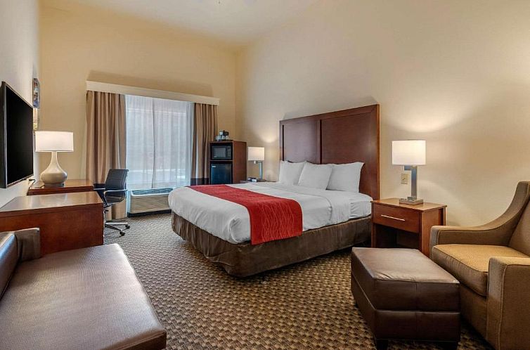 Comfort Inn & Suites Fort Myers Airport