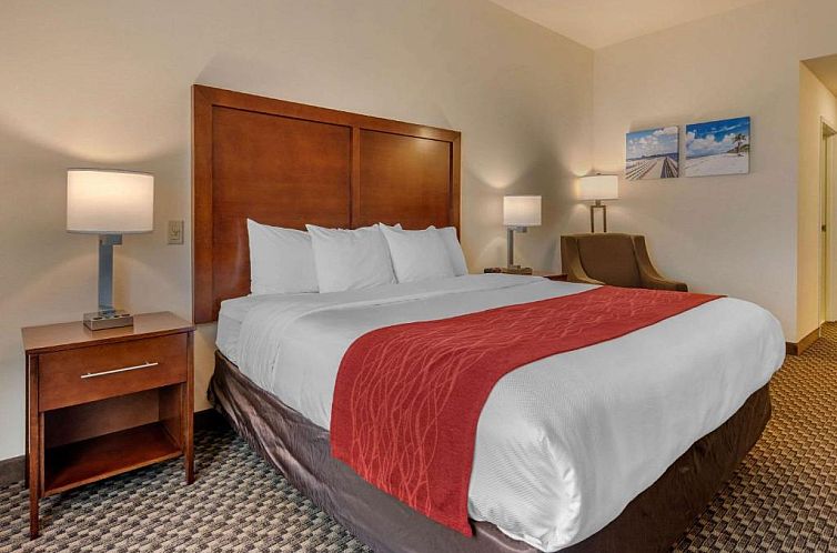 Comfort Inn & Suites Fort Myers Airport