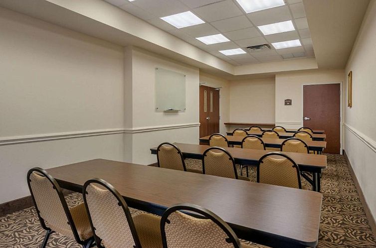 Comfort Inn & Suites Fort Myers Airport