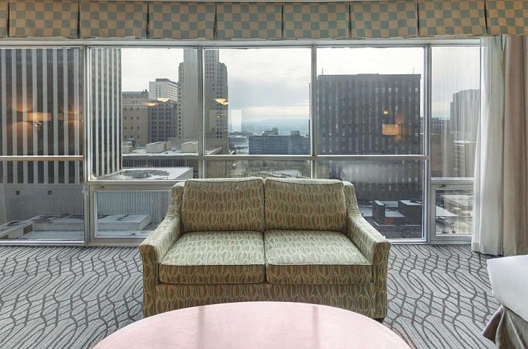 DoubleTree by Hilton St Paul Downtown