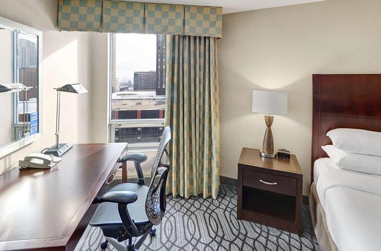 DoubleTree by Hilton St Paul Downtown