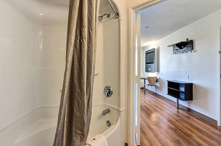 Motel 6-Gilroy, CA