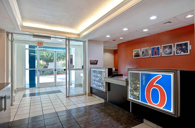 Motel 6-Gilroy, CA