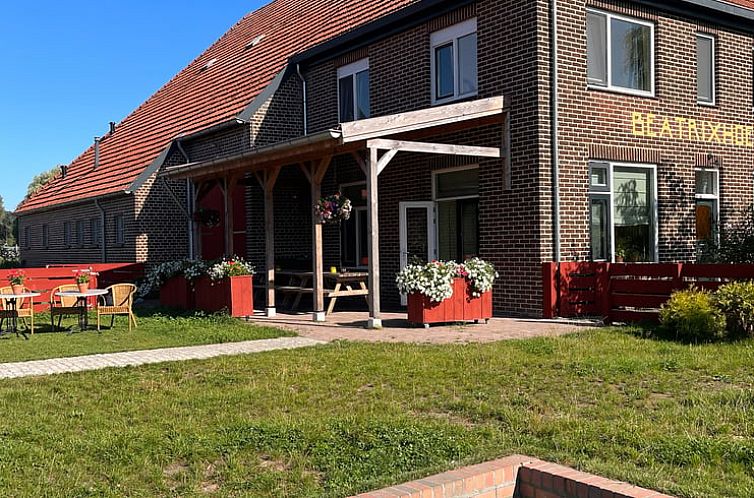 Cottage in Roermond with charming porch in North Limburg, ideal for a relaxing stay.
