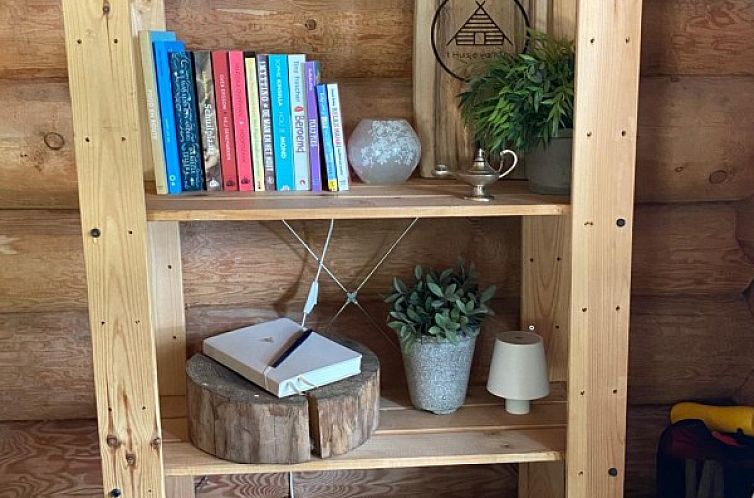 Knus boomstamhuisje op De Schatberg