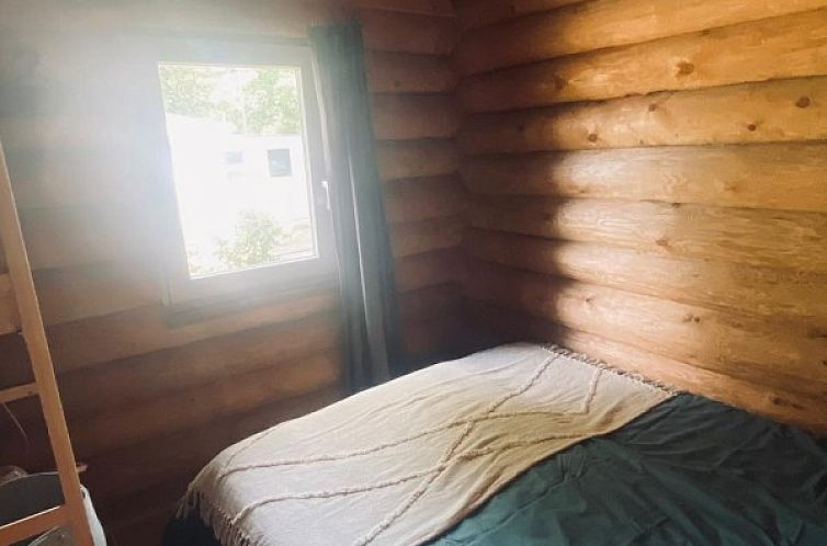 Knus boomstamhuisje op De Schatberg