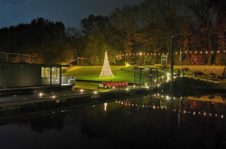 Houseboat Marina Mookerplas