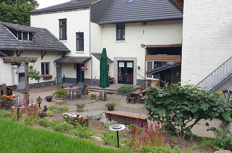 L240 vakantiehuis in Valkenburg met gezellige binnenplaats in Zuid Limburg