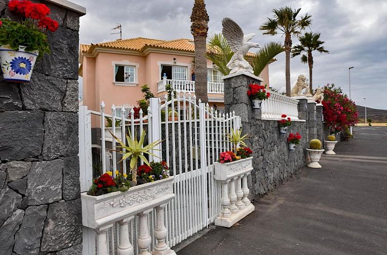 Apartamentos Los Delfines