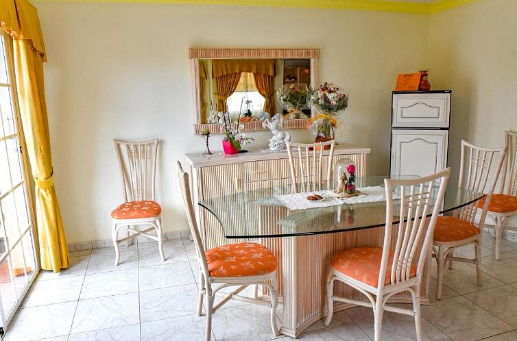 Apartamentos Los Delfines