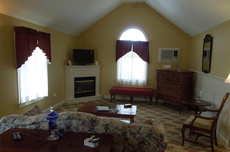 Kearsarge Inn
