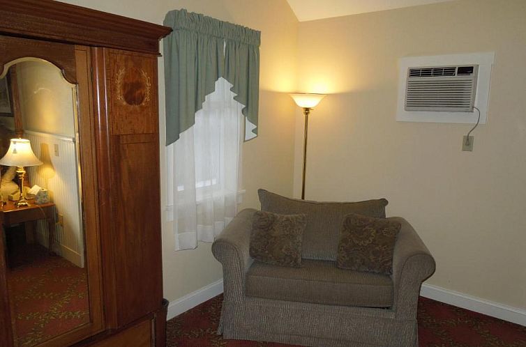 Kearsarge Inn