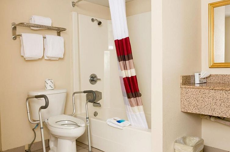 Red Roof Inn & Suites Pigeon Forge Parkway