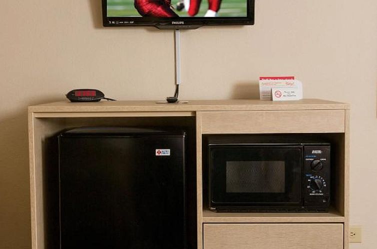 Red Roof Inn & Suites Pigeon Forge Parkway