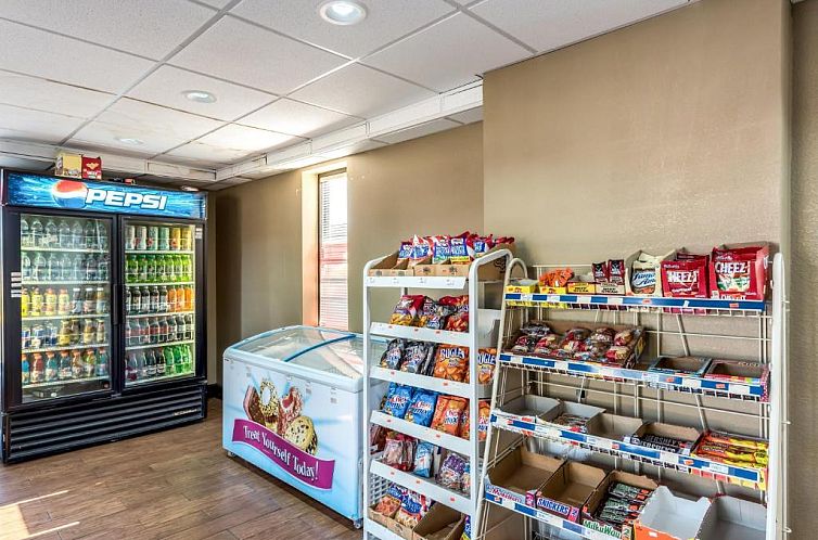 Red Roof Inn & Suites Pigeon Forge Parkway