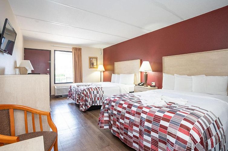 Red Roof Inn & Suites Pigeon Forge Parkway