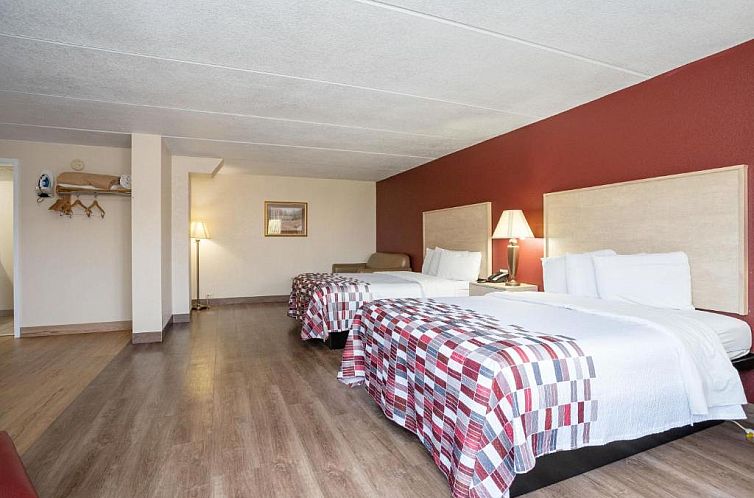Red Roof Inn & Suites Pigeon Forge Parkway
