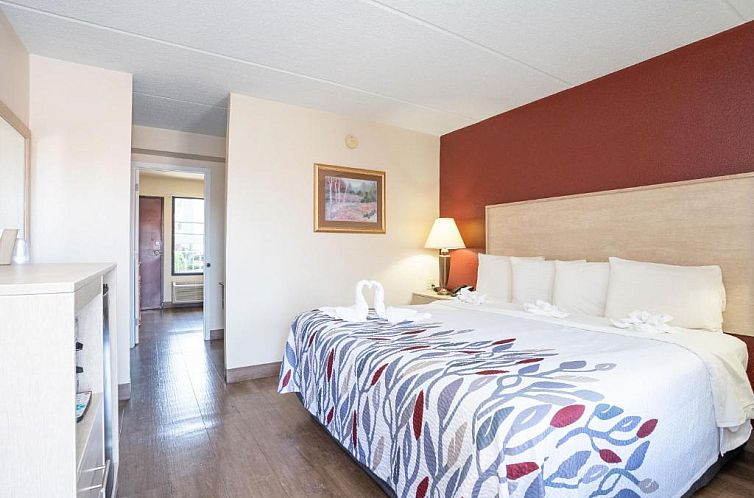 Red Roof Inn & Suites Pigeon Forge Parkway