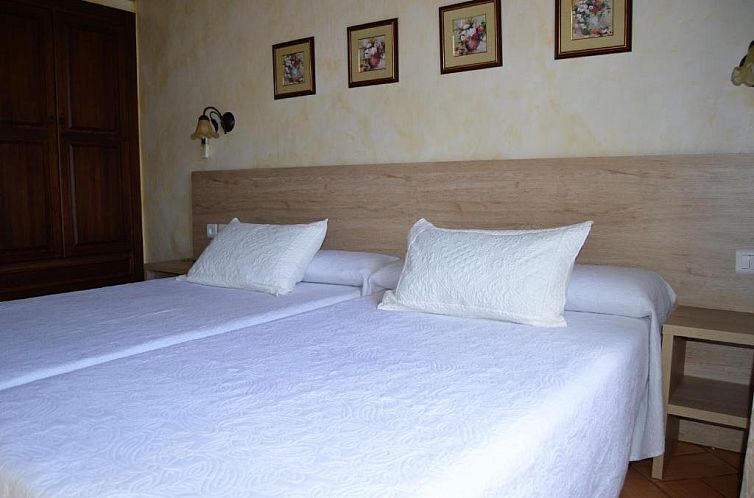 Apartamentos Turísticos - Hostal Los Alisos