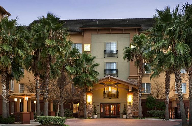 Larkspur Landing Hillsboro-An All-Suite Hotel