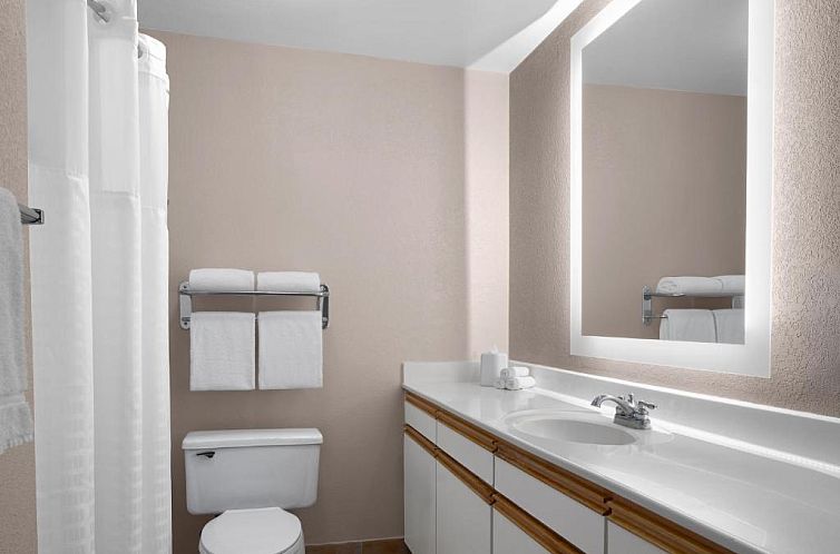 Larkspur Landing Hillsboro-An All-Suite Hotel